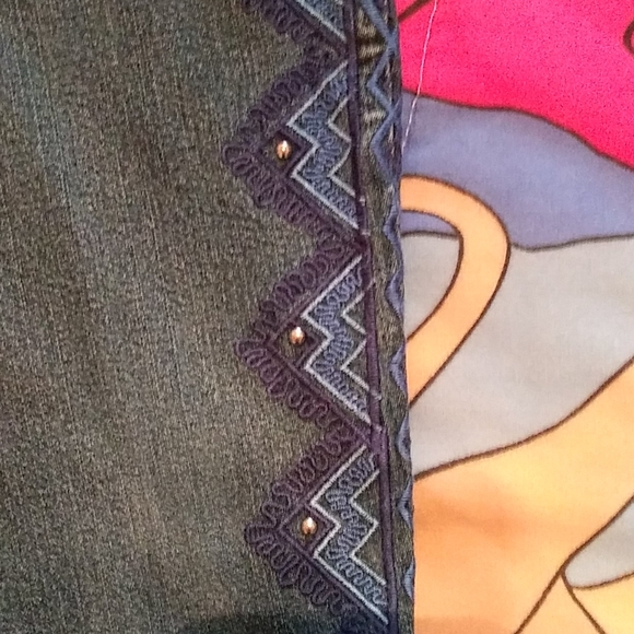 Jeans - Picture 2 of 4